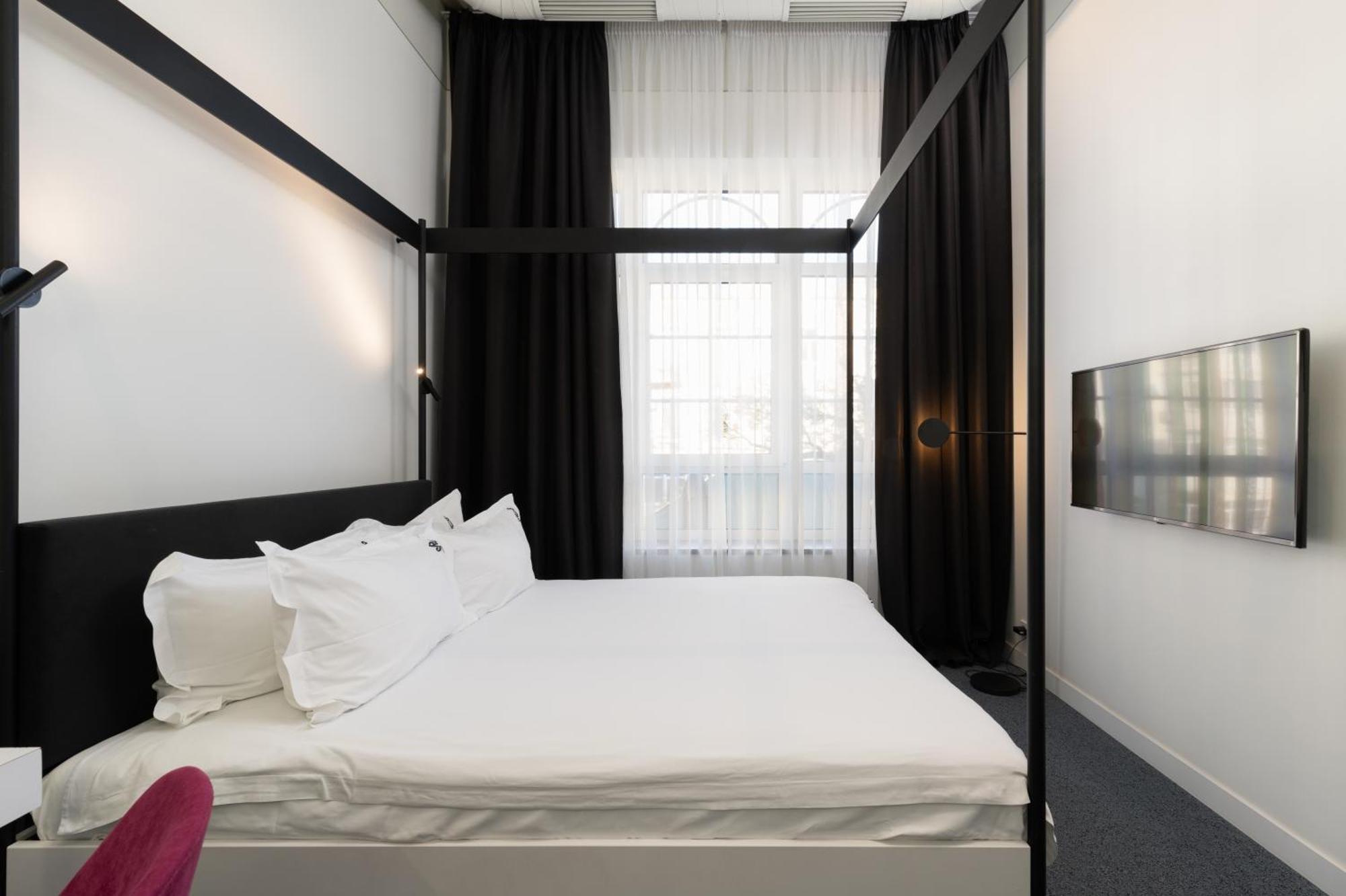 Bursa Hotel Kiev Bagian luar foto