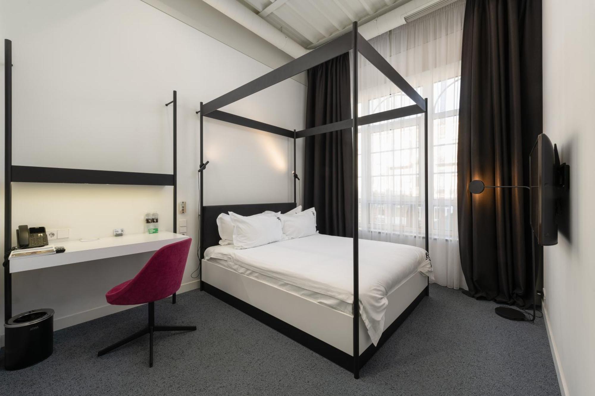 Bursa Hotel Kiev Bagian luar foto