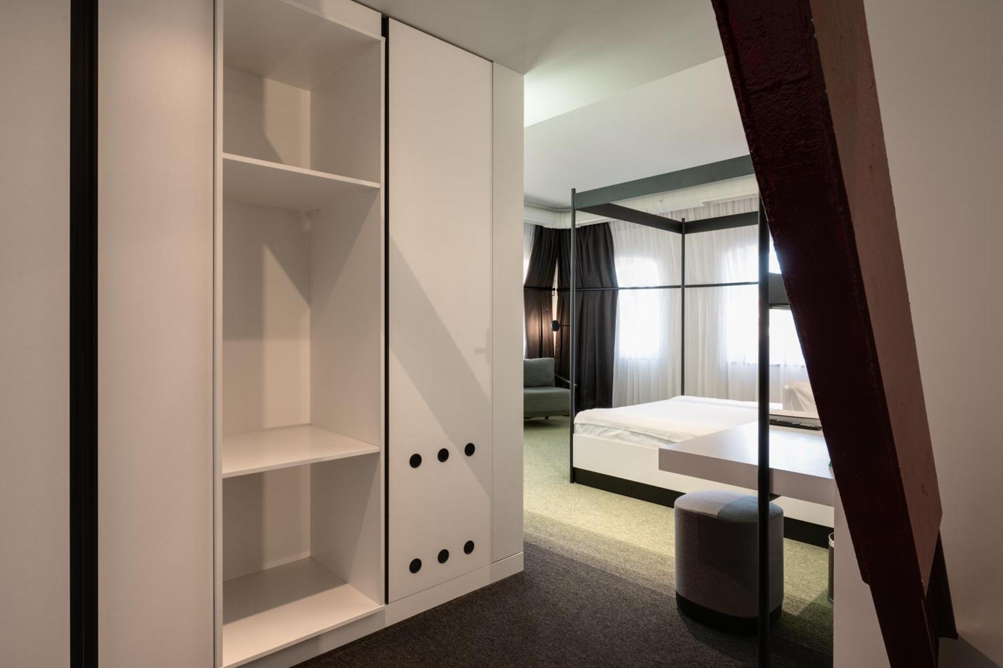 Bursa Hotel Kiev Bagian luar foto