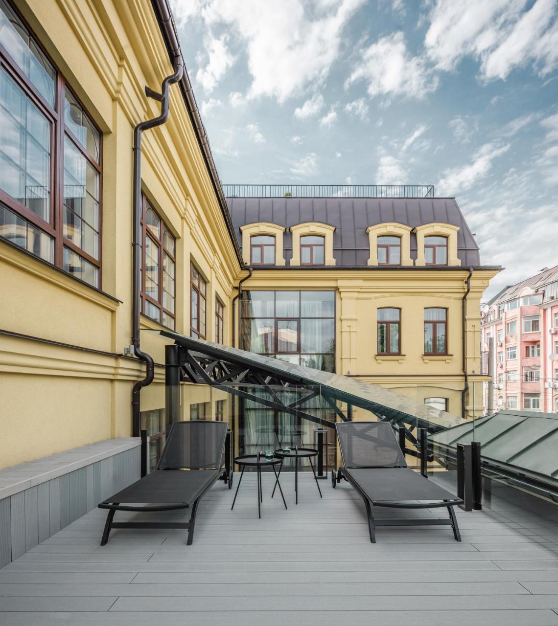Bursa Hotel Kiev Bagian luar foto